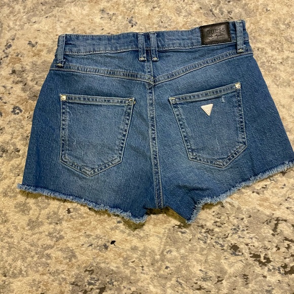 Guess Los Angeles Distressed Shorts - Picture 5 of 8